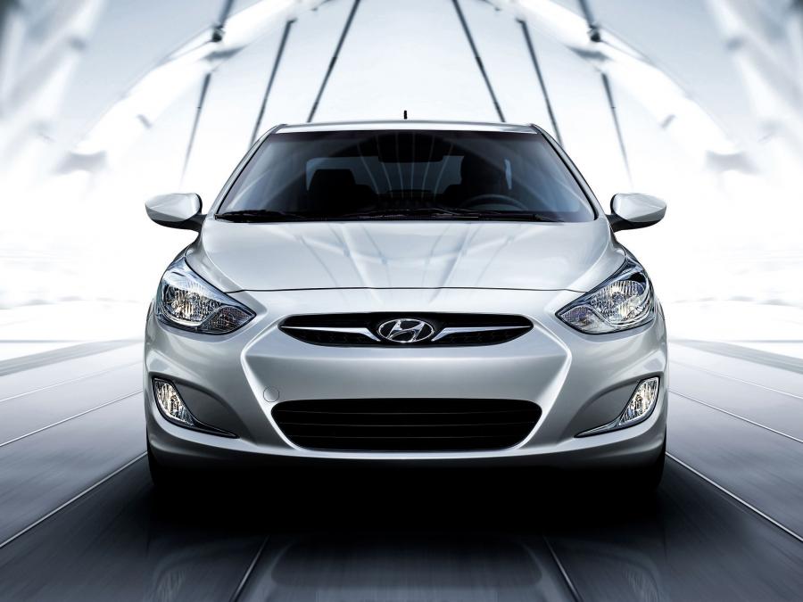  Hyundai Accent Sedan 2011 года  (US) (фото 2 из 23)